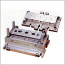 プレス総抜き金型